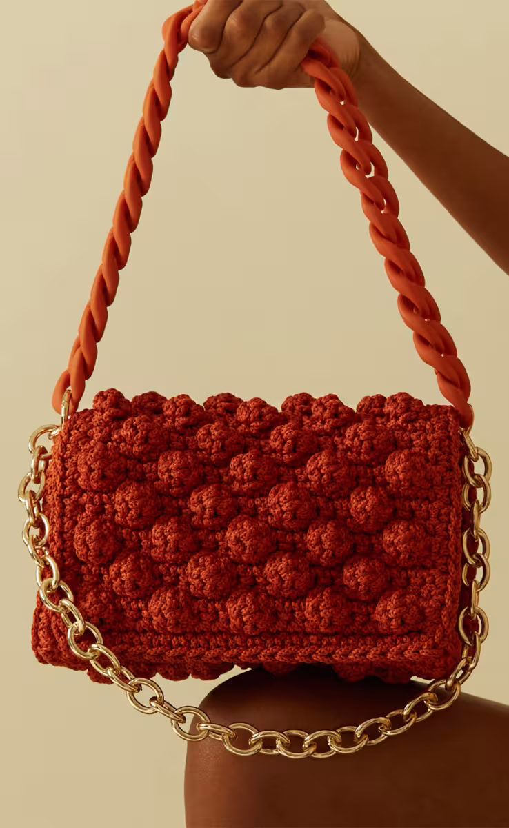 BUBBLES MEDIUM MAROON W 2 METALLIC CHAINS