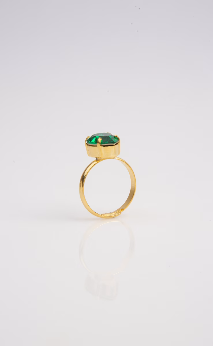 TEAR SHAPE GOLD PLATED RING EMERALD