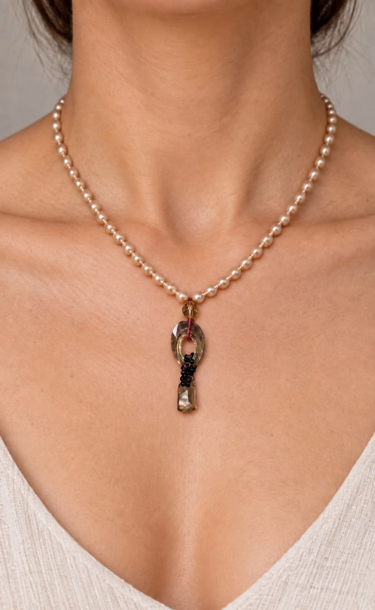 ΚΟΛΙΕ ΜΕ ΠΕΡΛΕΣ & SWAROVSKI