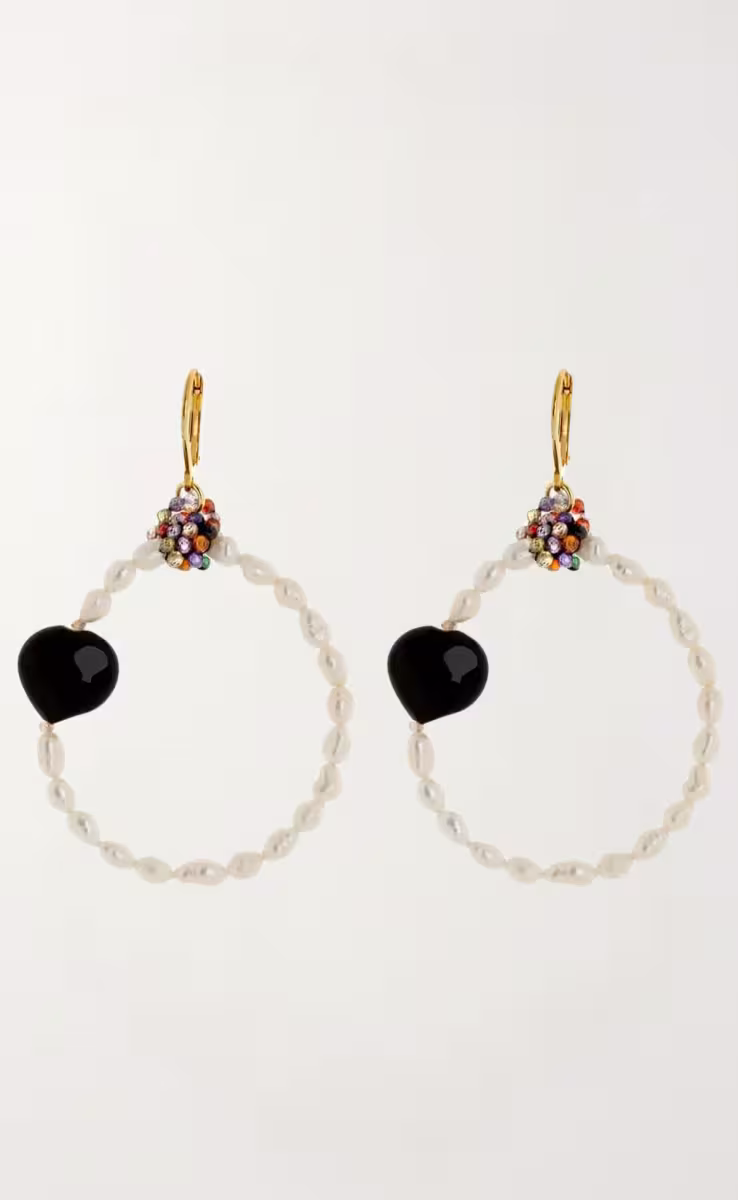 FRESHWATER PEARL EARRINGS WITH ONYX HEART
