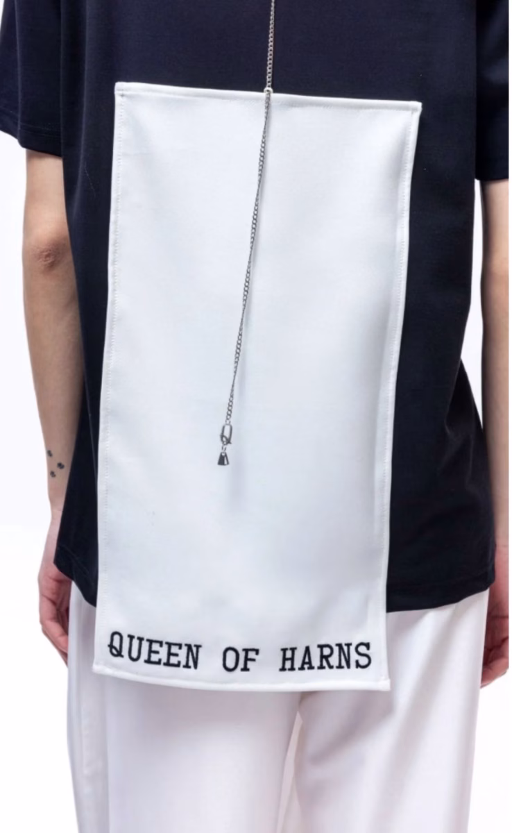 Q T-SHIRT BLACK