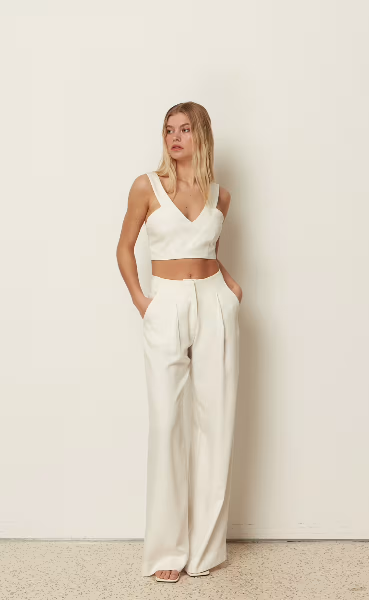 STATEMENT CROP TOP WHITE
