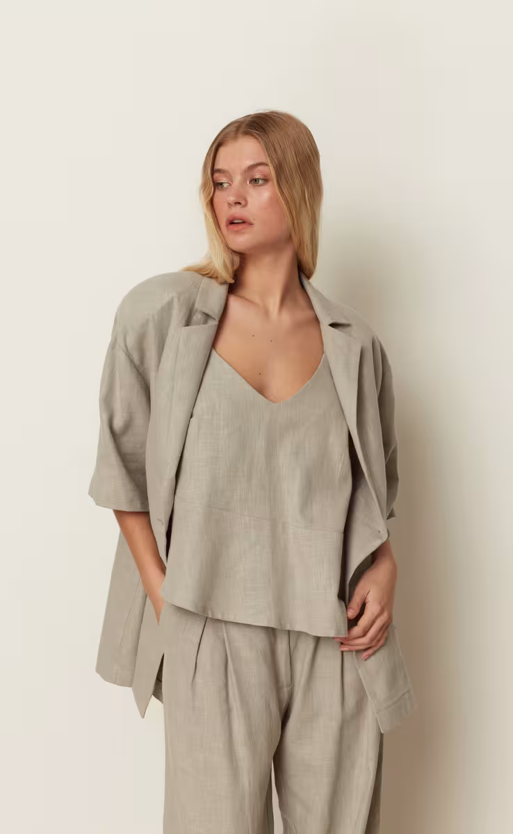 EARTHY TOP GREY