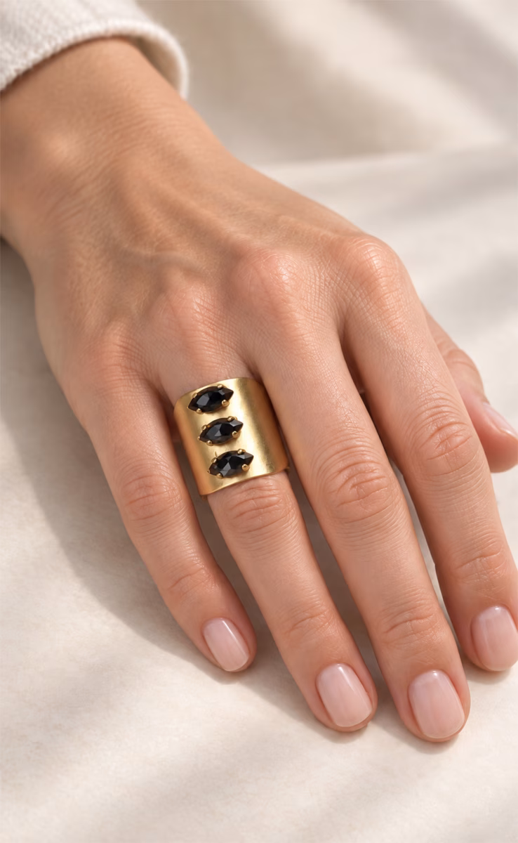 GOLD PLATED RING BLACK CRYSTAL