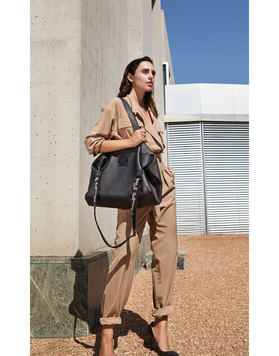 ΤΣΑΝΤΑ ASTI ΔΕΡΜΑΤΙΝΗ POURO ΜΑΥΡΗ LARGE