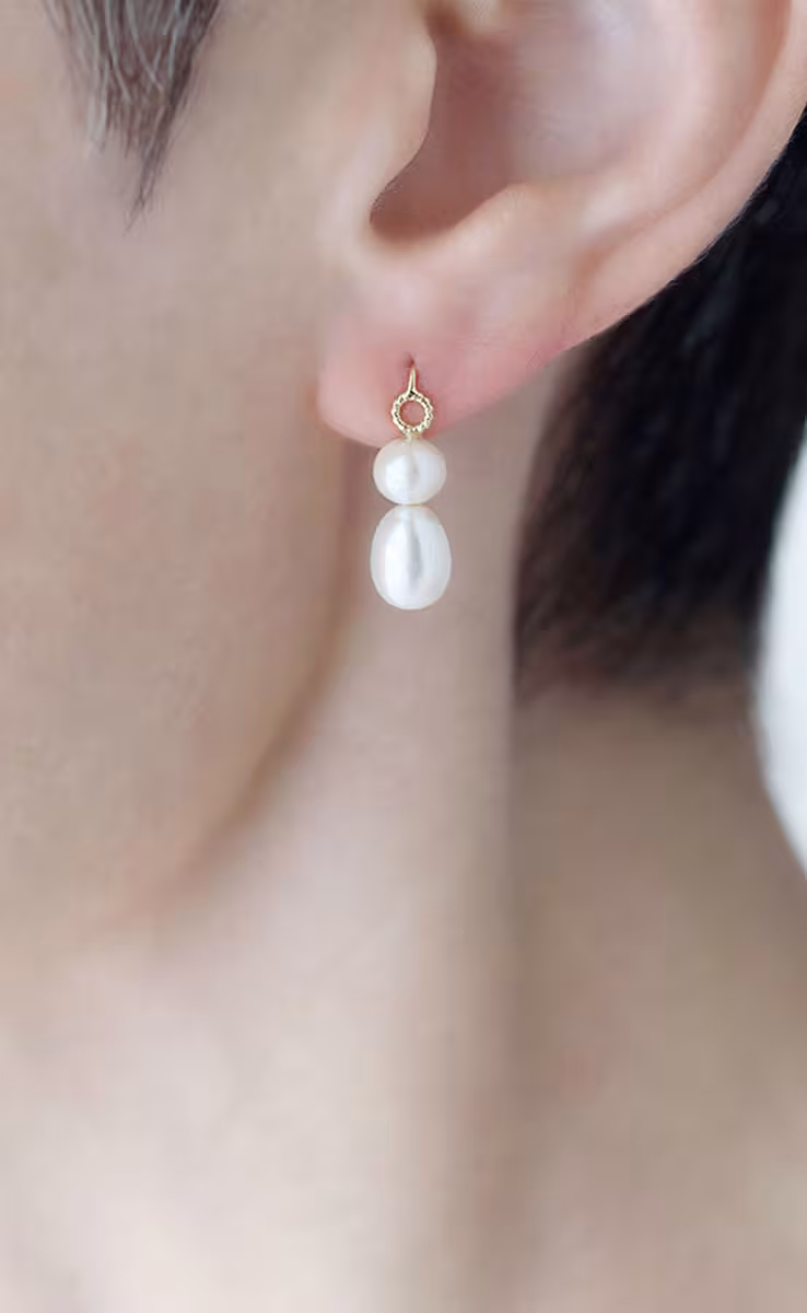 SMALL DENTELLE EARRINGS WITH PEARLS