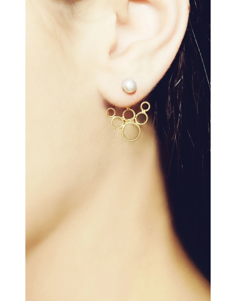 TINY HOOP EARRINGS WITH PEARLS