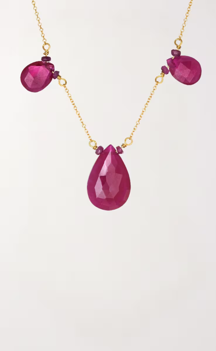 PEAR SHAPE NECKLACE WITH RUBIES