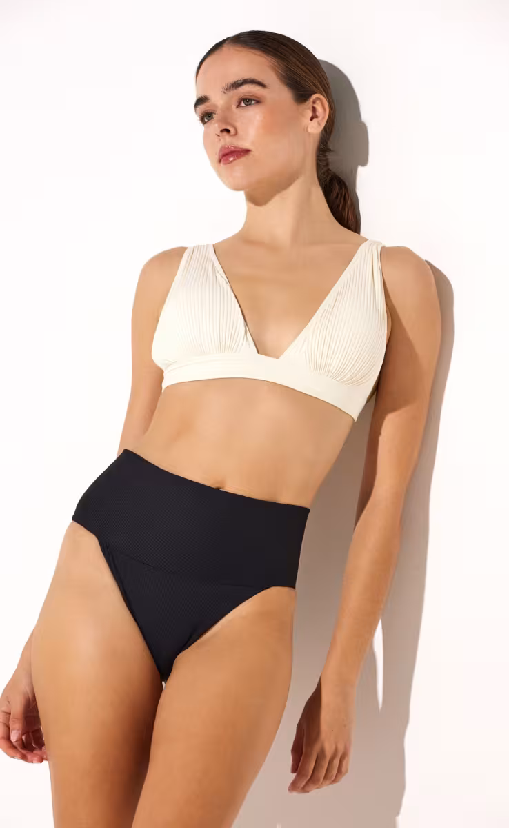 HIGH-WAISTED V-BIKINI CONTRAST CREAM & BLACK