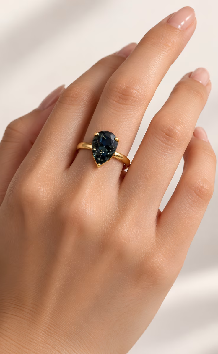 TEAR SHAPE GOLD PLATED RING BLACK