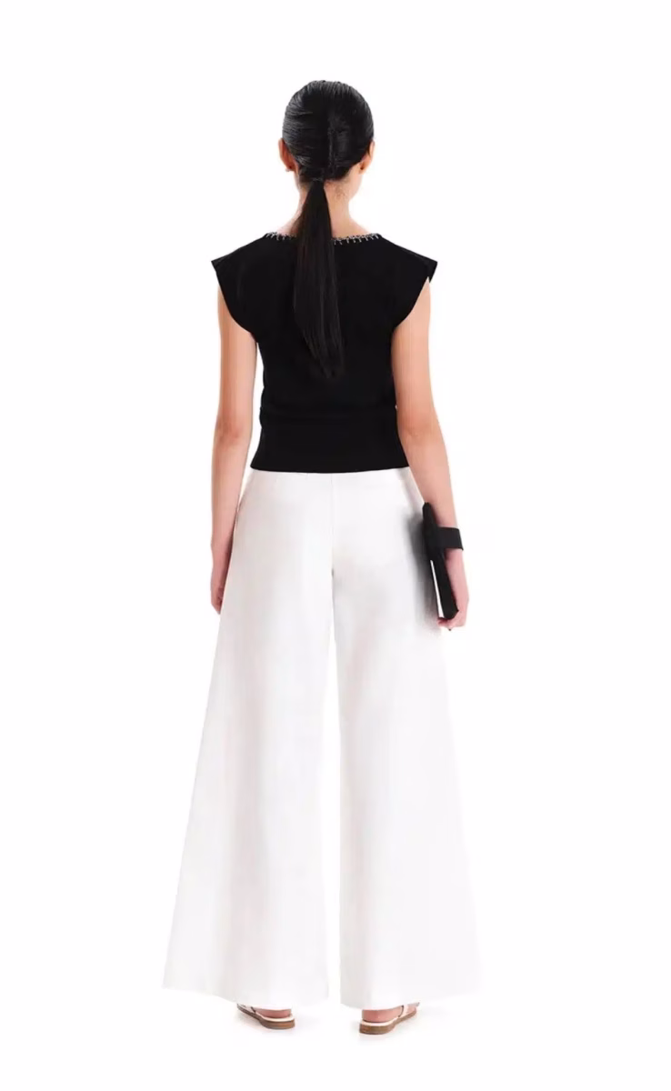 V-NECK TOP BLACK