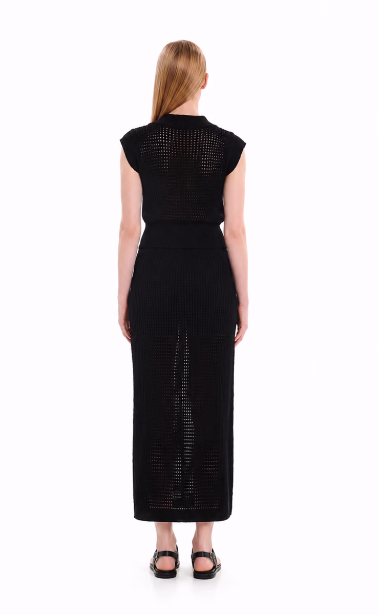 SLEEVELESS KNITTED TOP BLACK