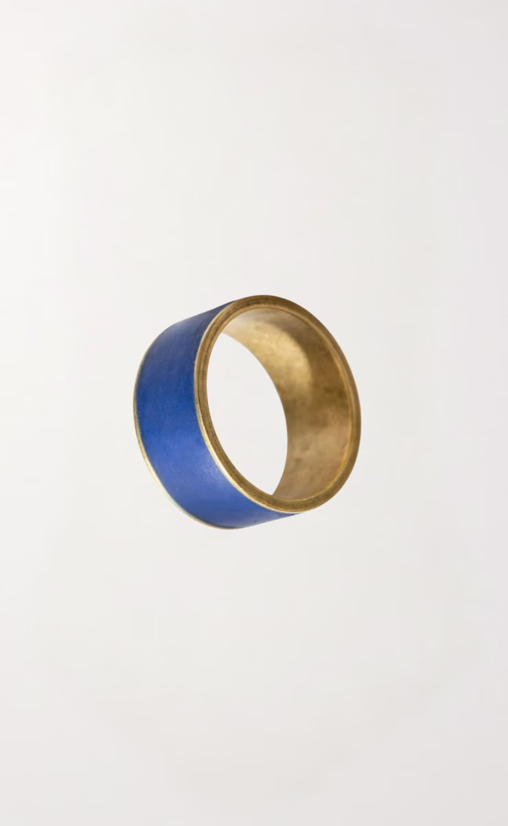 BLACK MOON RING WITH ONE CHANNEL BLUE
