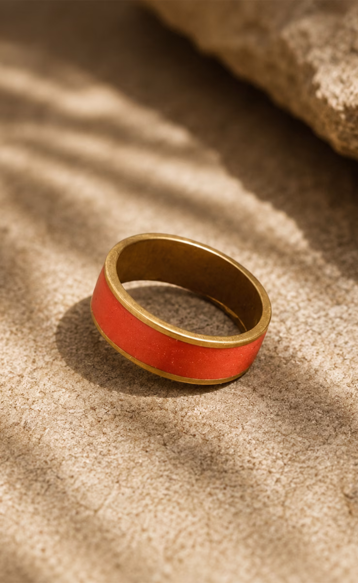 BLACK MOON RING WITH ONE CHANNEL RED