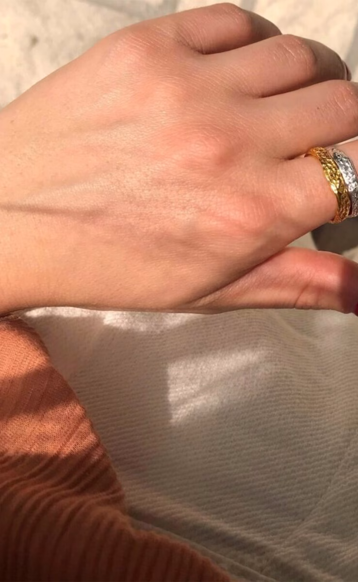 DIVINE HUG SILVER RING TWISTED