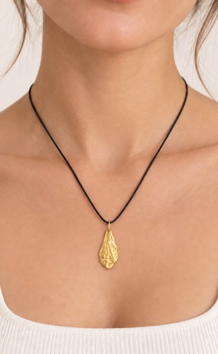 OYSTER SMALL CORD NECKLACE