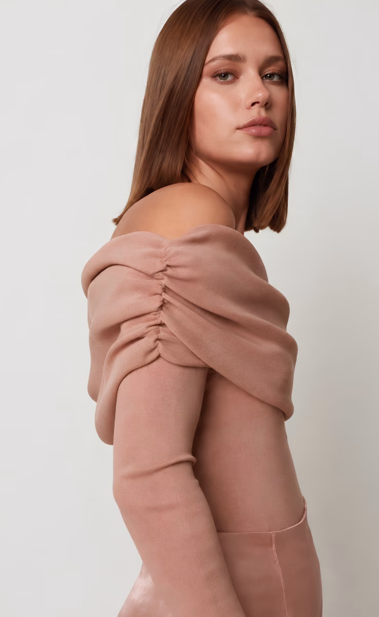OFF SHOULDER BLOUSE BEIGE