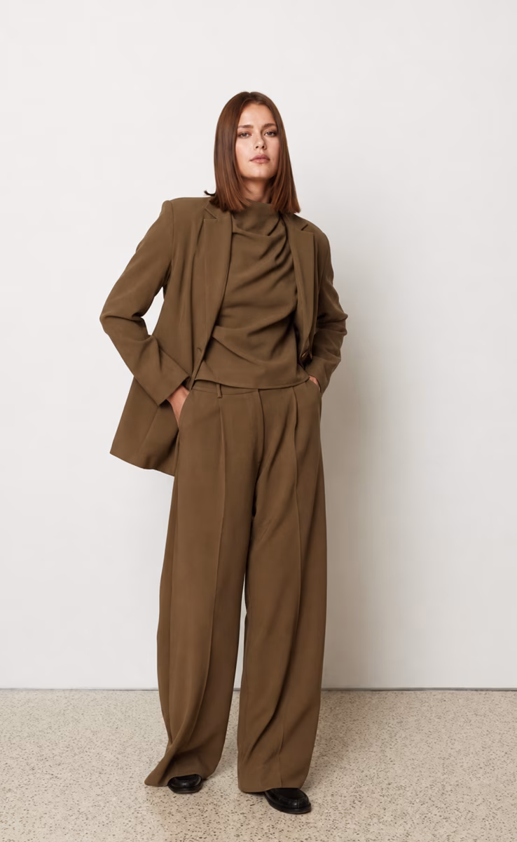 SIGNATURE JACKET OLIVE