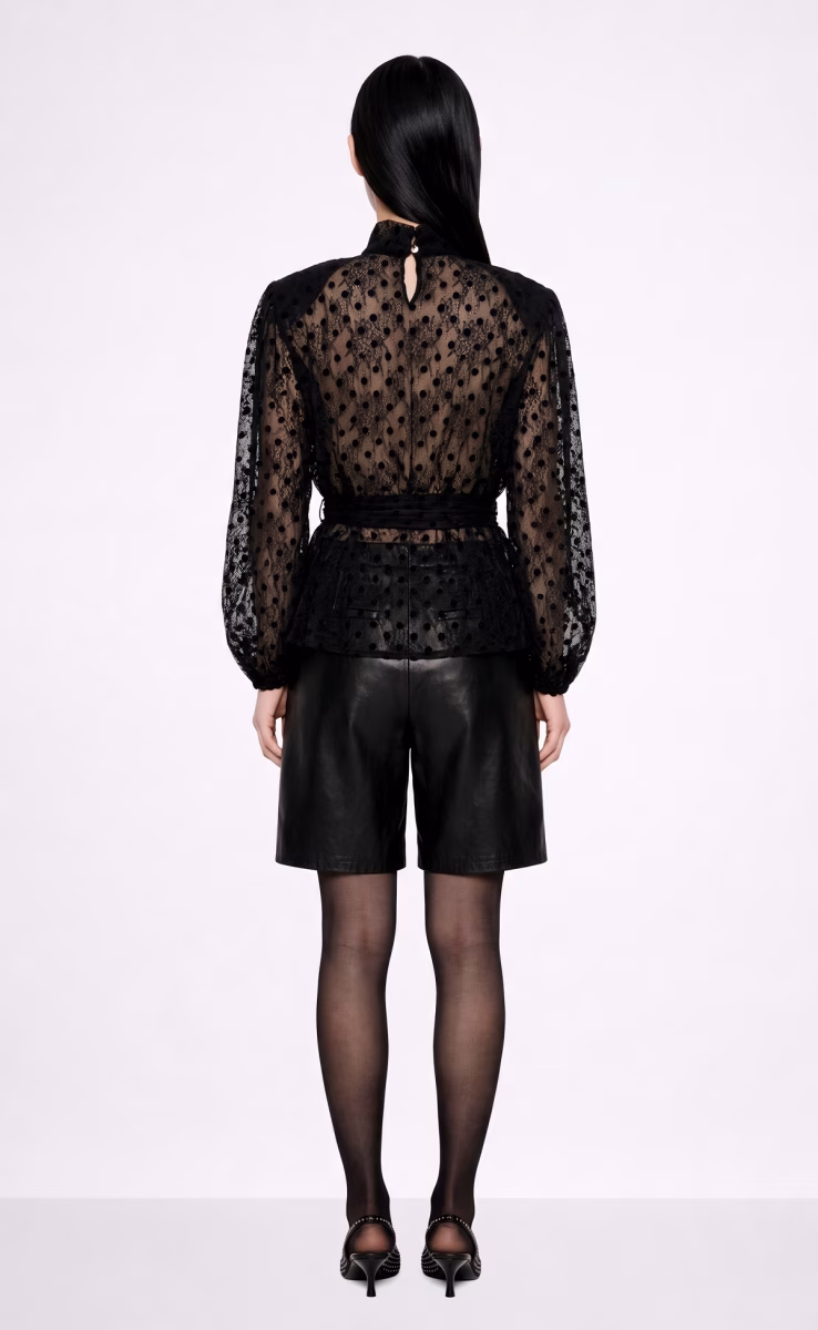ROSETTE BLACK LACE TOP