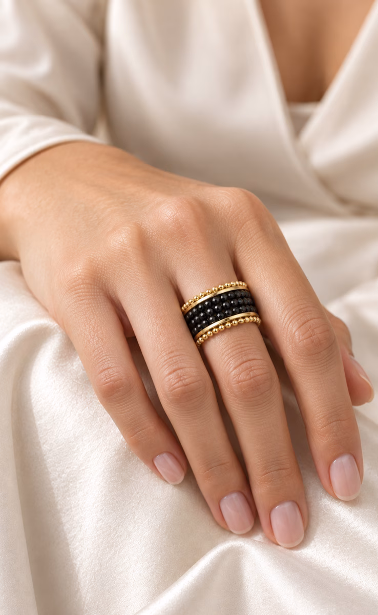 RING RI0129 WITH BLACK SPINEL STONES