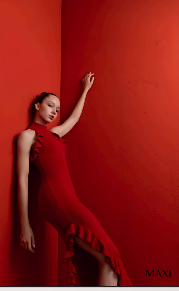 DRESS WITH A CUT RED