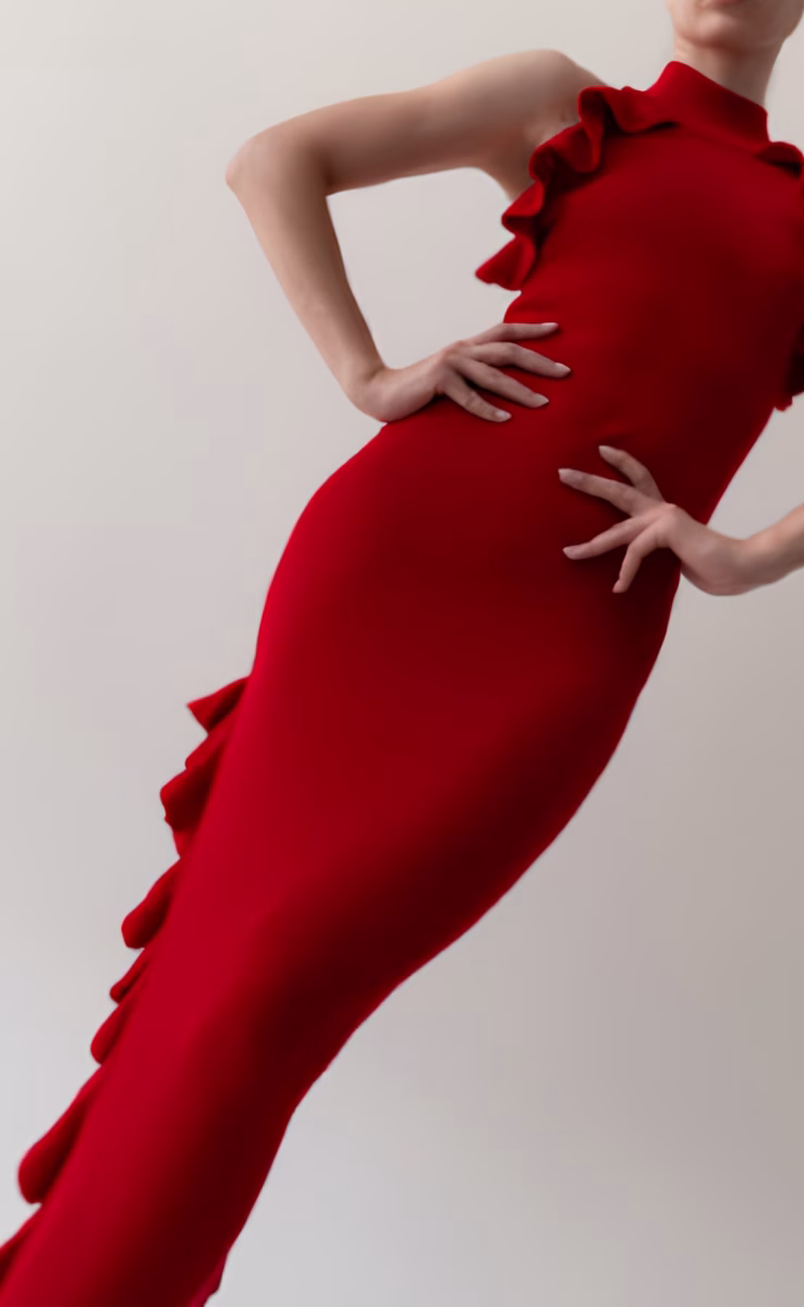 DRESS WITH A CUT RED