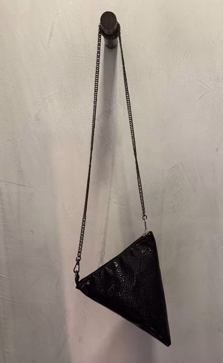 TEA BAG LEATHER & CHAIN BLACK LUX