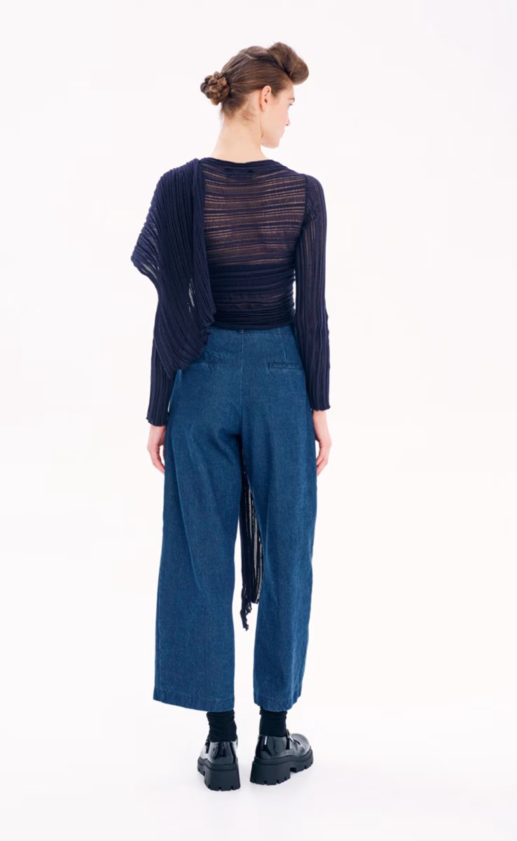 HIGH-WAISTED DENIM TROUSERS WITH SIDE POCKETS