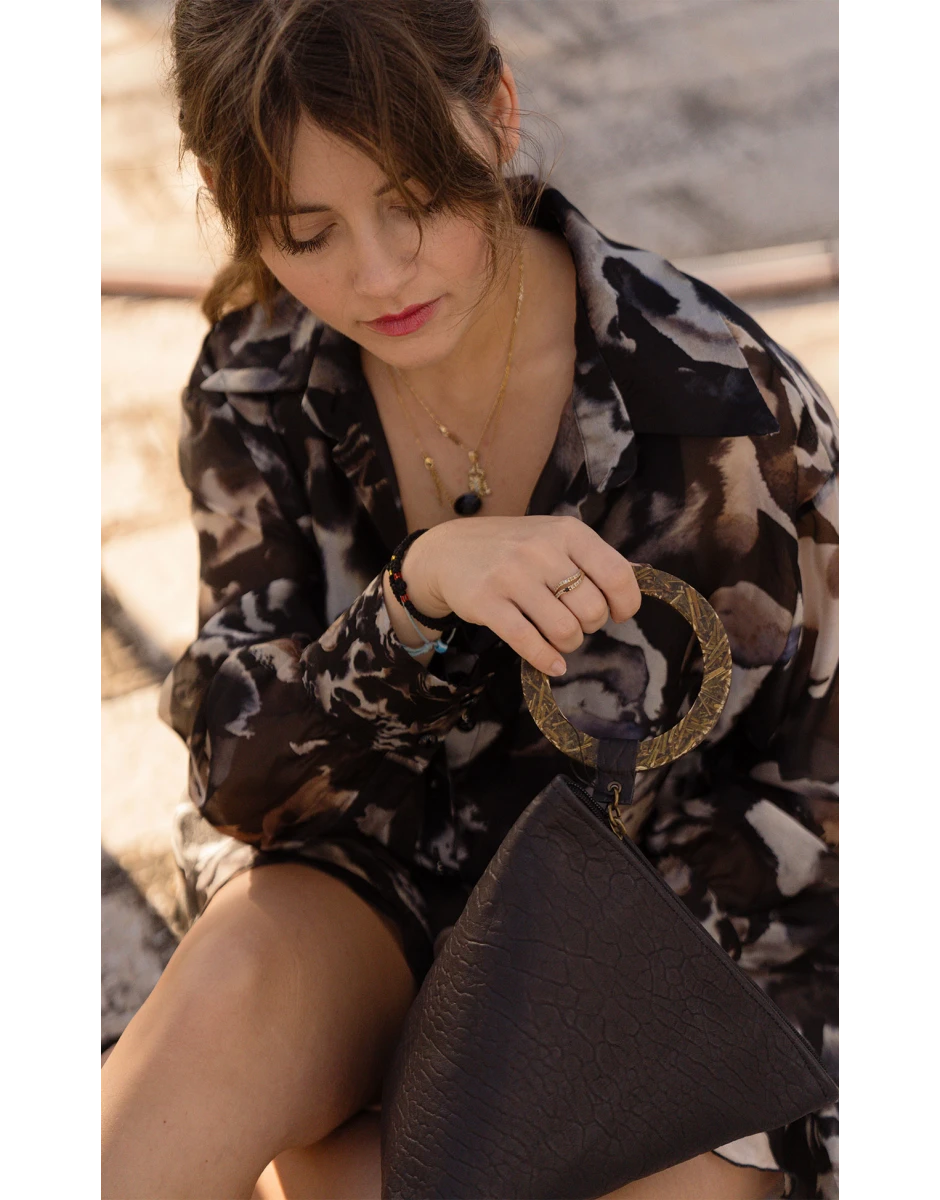 TEA BAG LEATHER BLACK TSAI